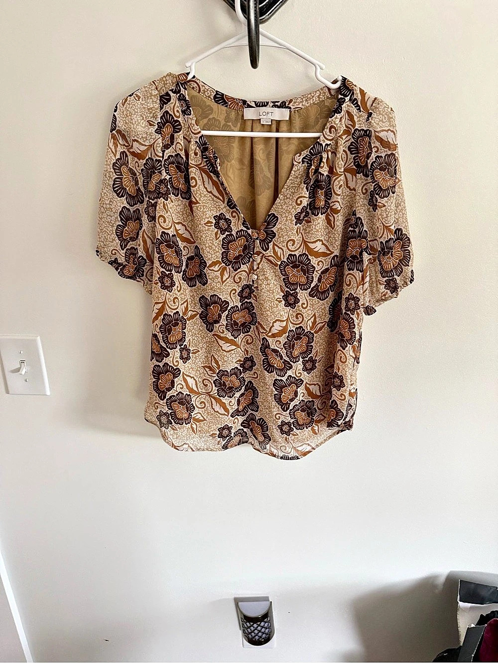 LOFT Floral Blouse in Brown & Cream Size Small